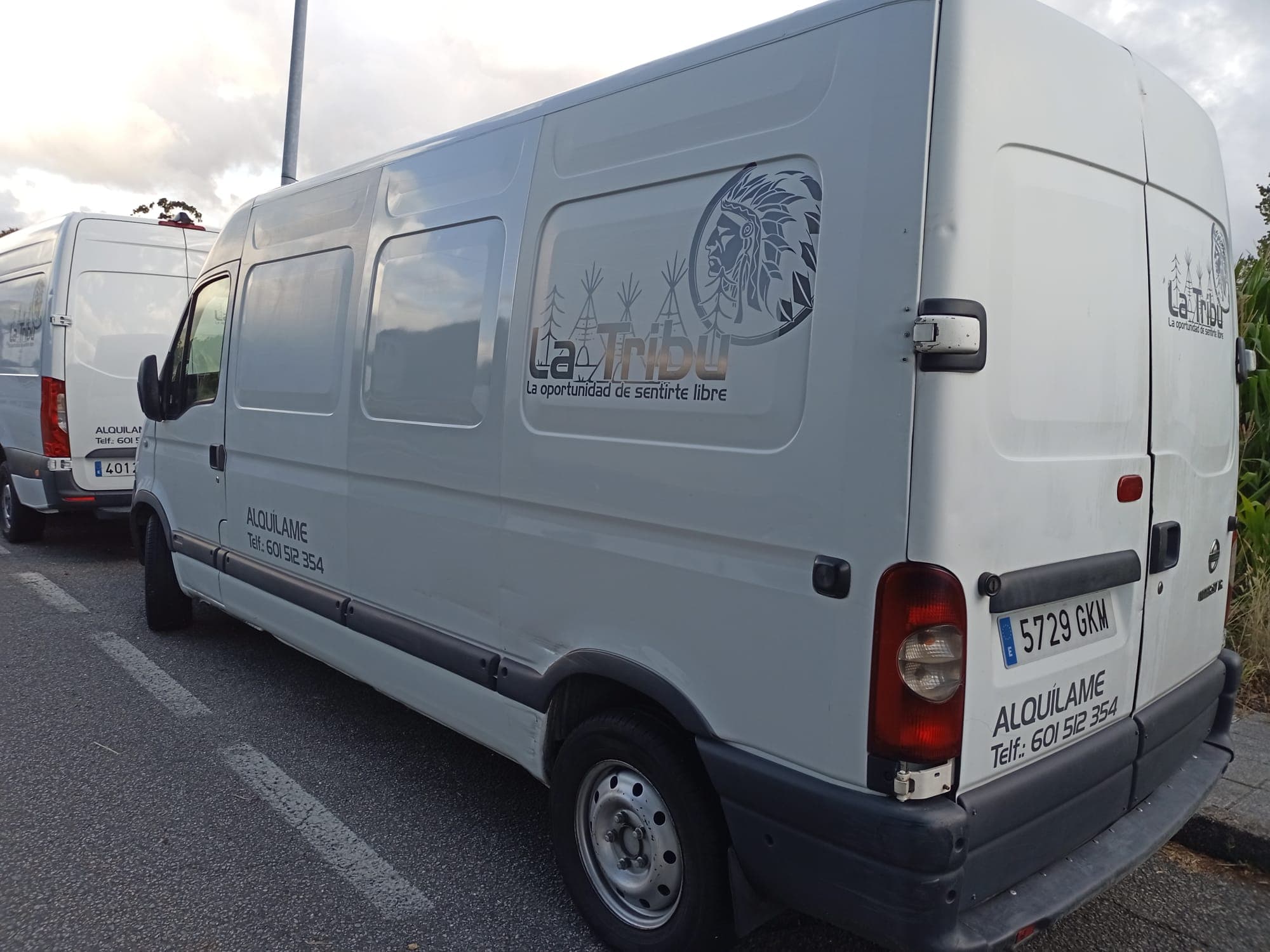 Nissan L3 H2 en alquiler en A Estrada