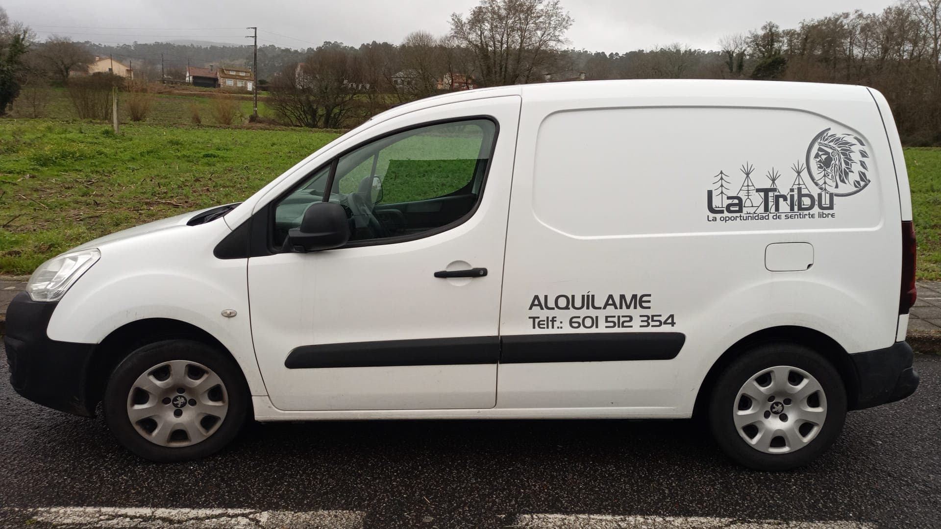 Peugeot Partner con gancho homologado en A Estrada