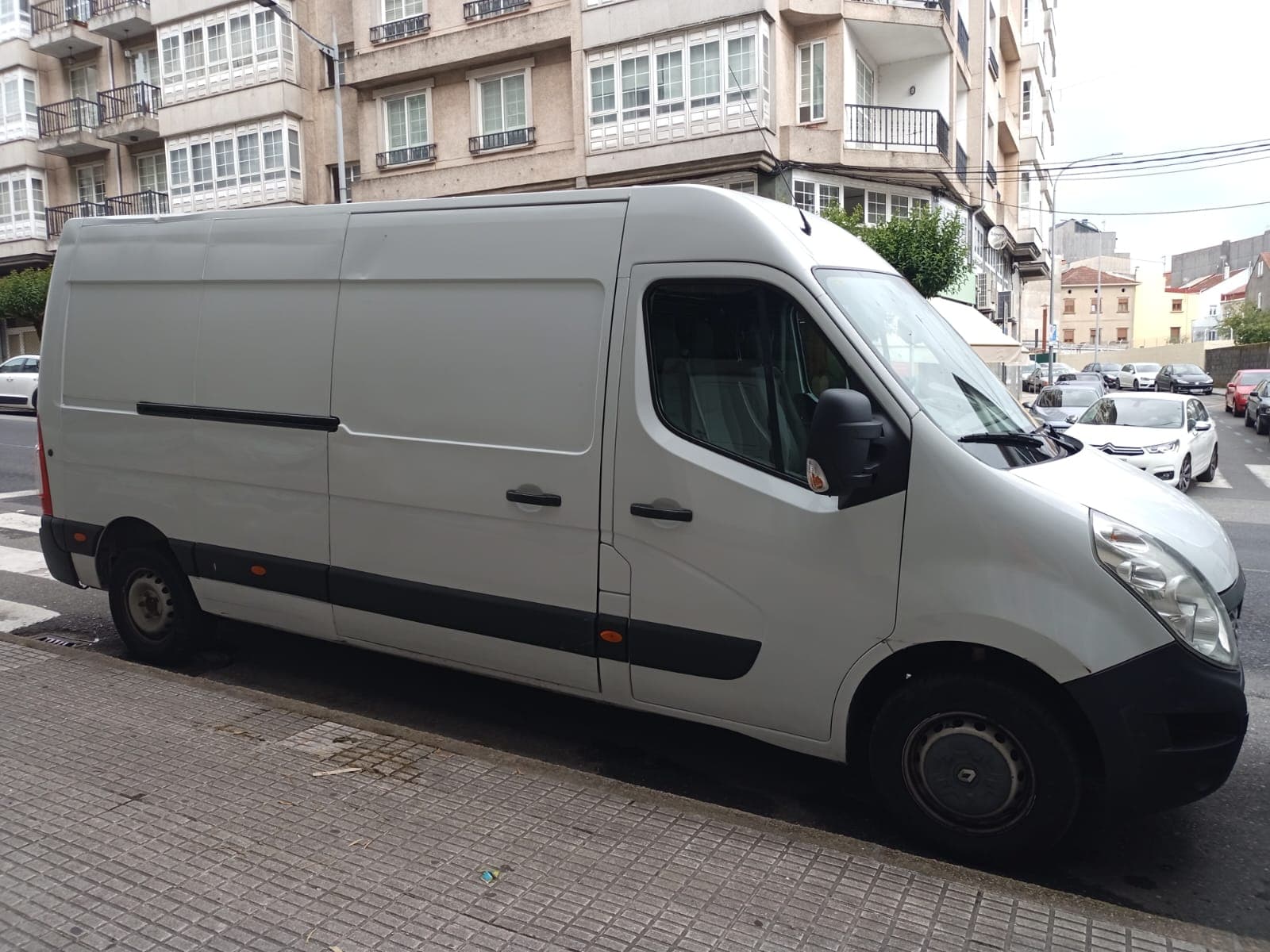 Renault Master en alquiler en A Estrada