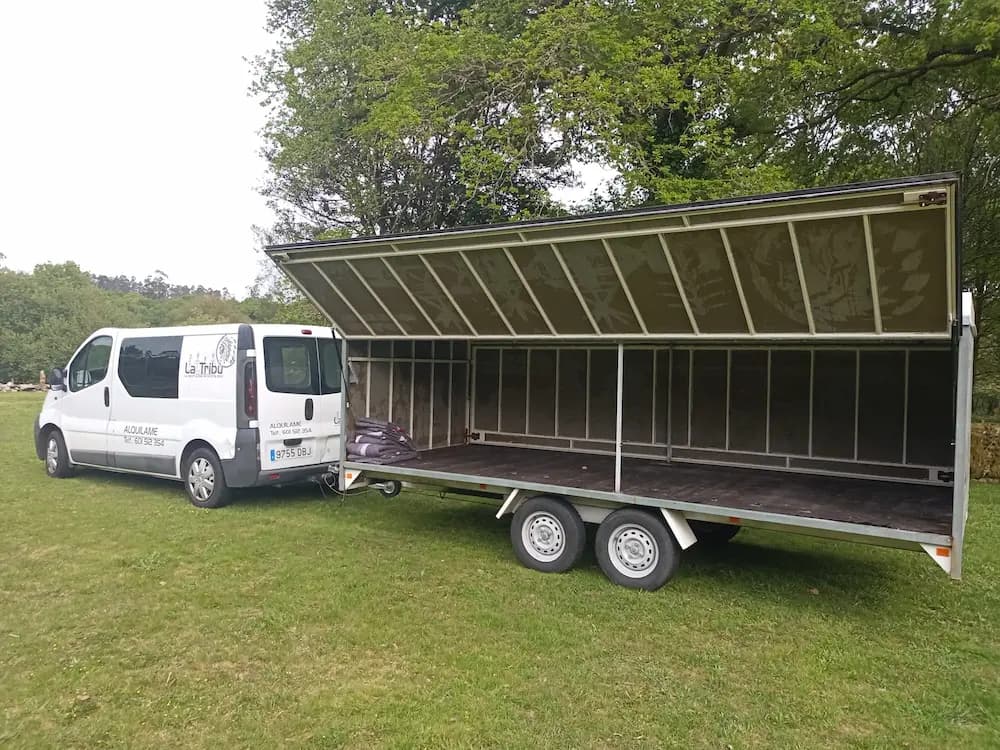 Remolque La Tribu para grupos ciclistas y Camino de Santiago: bicicletas y equipaje